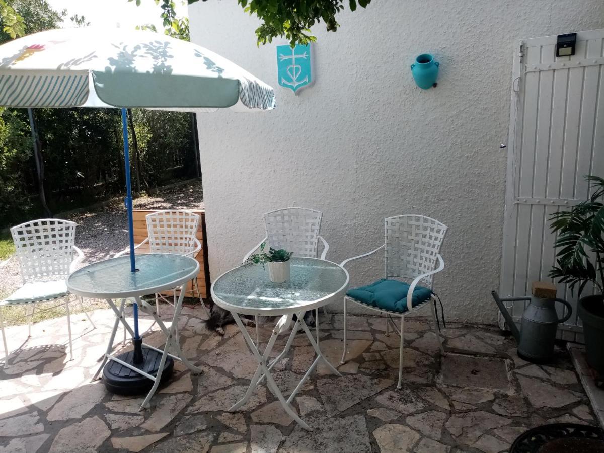 Le Flamant Rose Bed & Breakfast Salin-de-Giraud Exterior photo