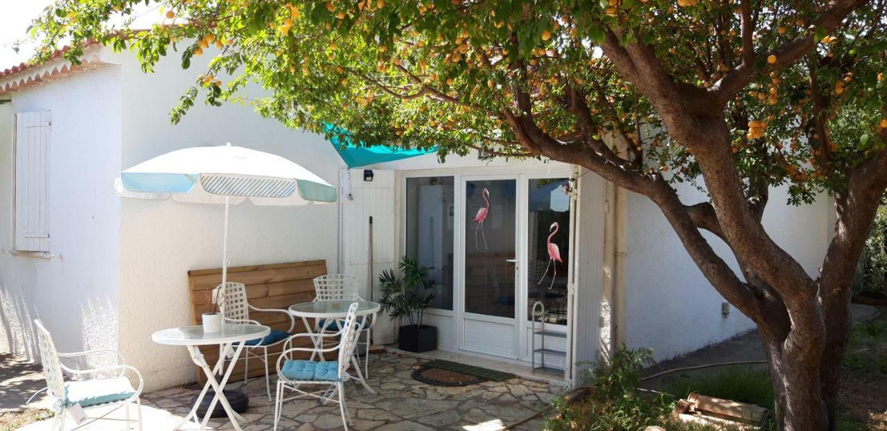 Le Flamant Rose Bed & Breakfast Salin-de-Giraud Exterior photo